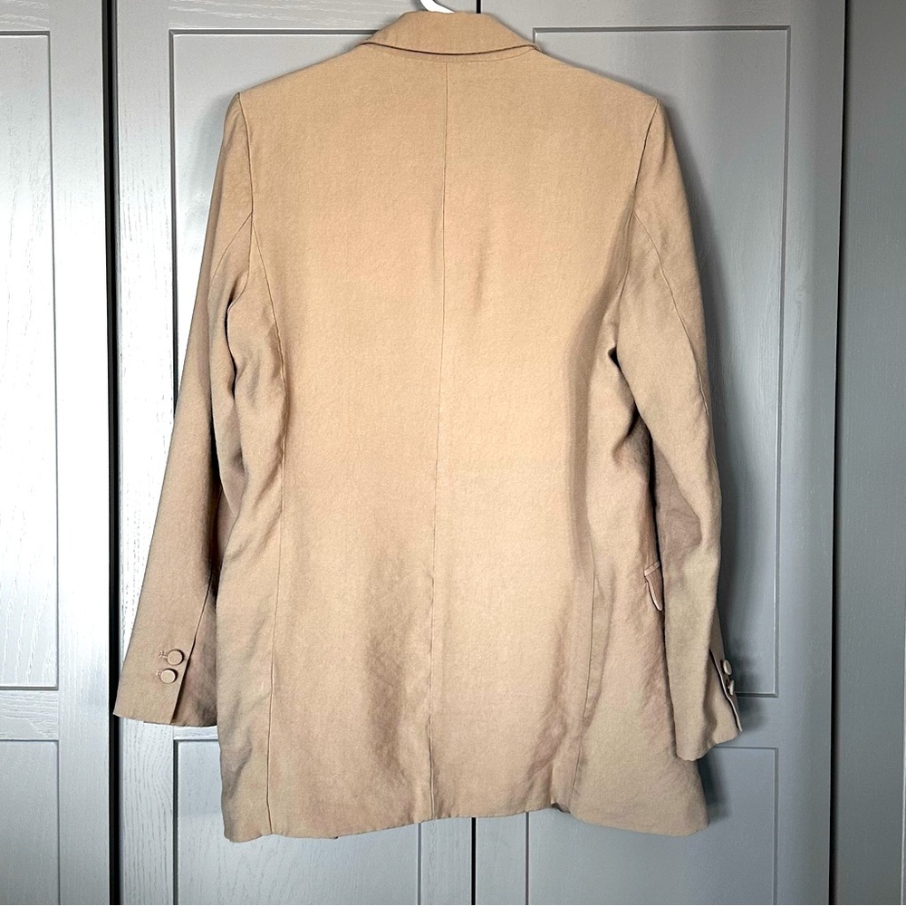 Classic beige blazer - Picture 4 of 7